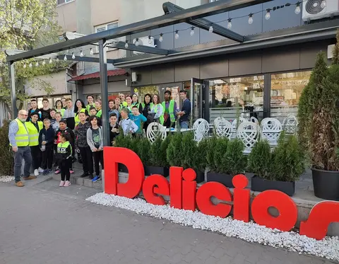 Să îmbrăcăm un copil de Paști! — aprilie 2022